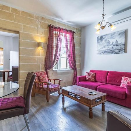 Charming Duplex Apartment In The Centre Of Sliema Esterno foto