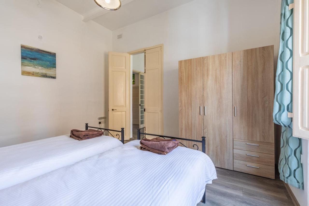 Charming Duplex Apartment In The Centre Of Sliema Esterno foto