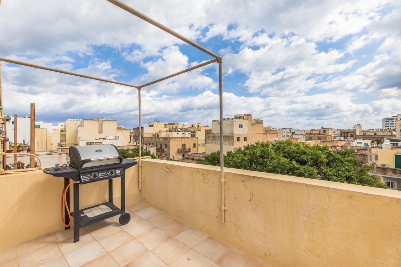 Charming Duplex Apartment In The Centre Of Sliema Esterno foto